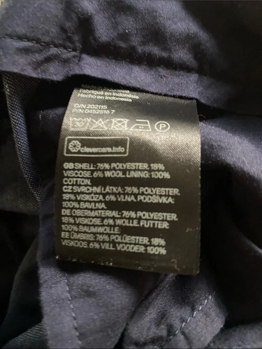 H&M Slim-Fit Linen-Blend Suit Pants in dark navy blue.